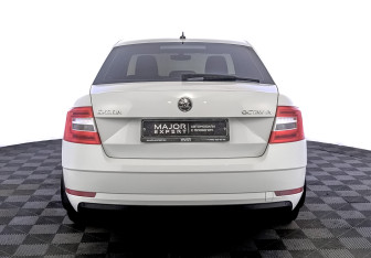 Подержанный автомобиль Skoda Octavia Liftback 2020 года (6 фото)