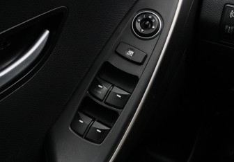 Подержанный автомобиль Hyundai i30 Hatchback 2012 года (13 фото)