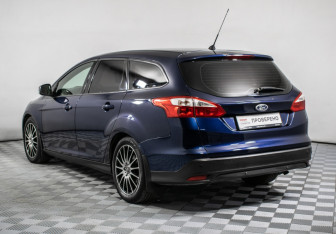 Подержанный автомобиль Ford Focus Wagon 2013 года (7 фото)