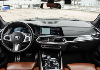 Подержанный автомобиль BMW X7 2019 года (15 фото)