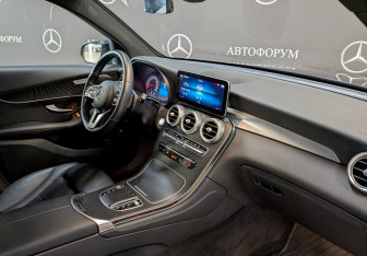 Подержанный автомобиль Mercedes-Benz GLC Coupe 2021 года (20 фото)