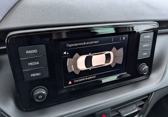 Подержанный автомобиль Skoda Rapid Liftback 2022 года (27 фото)