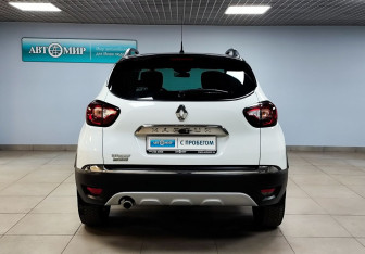 Подержанный автомобиль Renault Kaptur 2019 года (6 фото)