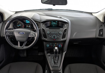 Подержанный автомобиль Ford Focus Hatchback 2018 года (14 фото)