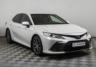 Подержанный автомобиль Toyota Camry Sedan 2021 года (3 фото)