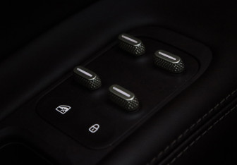 Подержанный автомобиль Avatr 11 2023 года (21 фото)