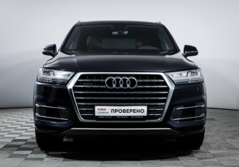 Подержанный автомобиль Audi Q7 2015 года (2 фото)