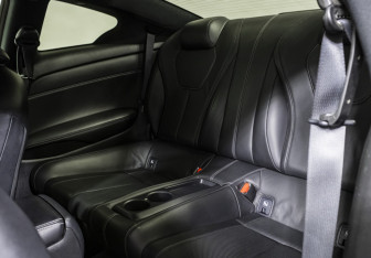 Подержанный автомобиль Infiniti Q60 Coupe 2017 года (13 фото)