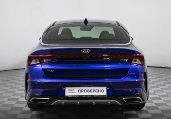 Подержанный автомобиль Kia K5 2021 года (6 фото)
