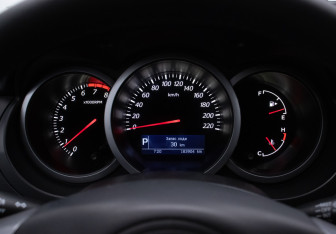 Подержанный автомобиль Suzuki Grand Vitara 2011 года (12 фото)
