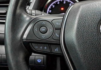 Подержанный автомобиль Toyota Camry Sedan 2022 года (25 фото)