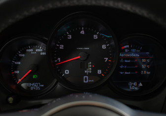 Подержанный автомобиль Porsche Macan 2019 года (13 фото)