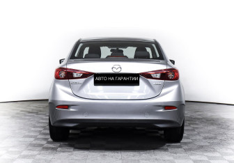 Подержанный автомобиль Mazda 3 Sedan 2015 года (6 фото)