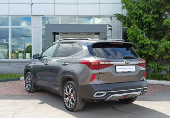 Подержанный автомобиль Kia Seltos 2020 года (7 фото)