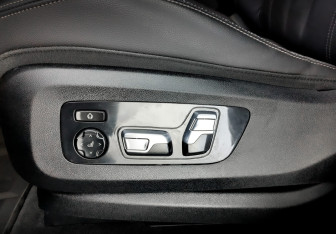 Подержанный автомобиль BMW X6 2021 года (21 фото)