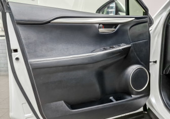 Подержанный автомобиль Lexus NX 2016 года (19 фото)