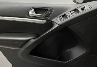 Подержанный автомобиль Volkswagen Tiguan 2011 года (15 фото)