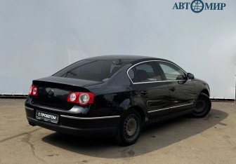 Подержанный автомобиль Volkswagen Passat Sedan 2010 года (8 фото)