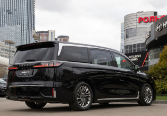 Подержанный автомобиль Voyah Dream 2023 года (4 фото)