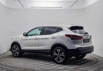 Подержанный автомобиль Nissan Qashqai 2023 года (7 фото)