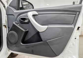 Подержанный автомобиль LADA (ВАЗ) Largus Wagon 2021 года (24 фото)