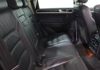 Подержанный автомобиль Volkswagen Touareg 2017 года (22 фото)