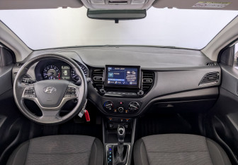 Подержанный автомобиль Hyundai Solaris Sedan 2021 года (14 фото)
