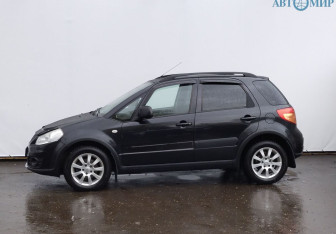 Подержанный автомобиль Suzuki SX4 Hatchback 2010 года (8 фото)
