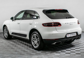 Подержанный автомобиль Porsche Macan 2018 года (7 фото)