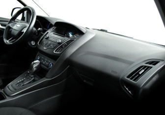 Подержанный автомобиль Ford Focus Sedan 2019 года (7 фото)