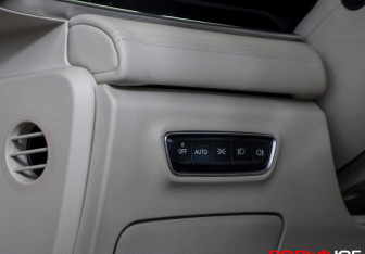 Подержанный автомобиль Voyah Dream 2023 года (24 фото)