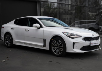 Подержанный автомобиль Kia Stinger 2018 года (3 фото)