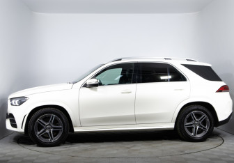 Подержанный автомобиль Mercedes-Benz GLE 2019 года (8 фото)