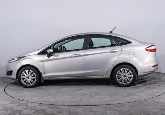 Подержанный автомобиль Ford Fiesta Sedan 2018 года (3 фото)