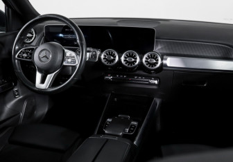 Подержанный автомобиль Mercedes-Benz GLB 2020 года (12 фото)