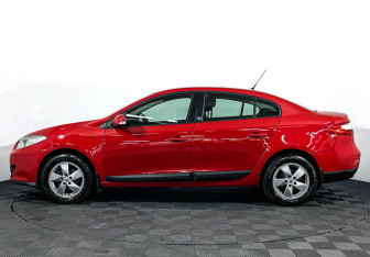 Подержанный автомобиль Renault Fluence 2012 года (8 фото)