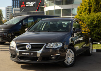 Подержанный автомобиль Volkswagen Passat Sedan 2008 года (16 фото)