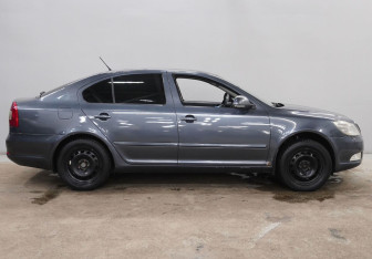 Подержанный автомобиль Skoda Octavia Liftback 2011 года (4 фото)