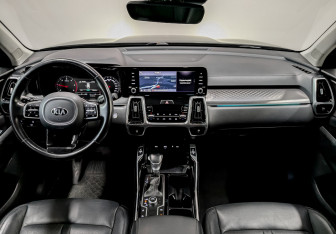 Подержанный автомобиль Kia Sorento 2021 года (14 фото)