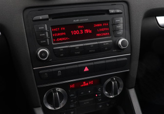 Подержанный автомобиль Audi A3 Hatchback 2011 года (13 фото)