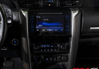 Подержанный автомобиль Toyota Fortuner 2017 года (17 фото)