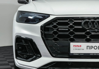 Подержанный автомобиль Audi Q5 2024 года (25 фото)