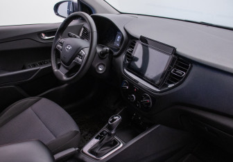Подержанный автомобиль Hyundai Solaris Sedan 2021 года (10 фото)