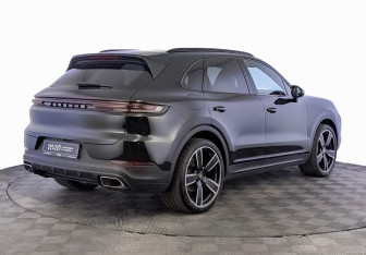 Подержанный автомобиль Porsche Cayenne 2024 года (5 фото)