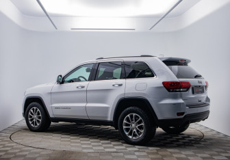 Подержанный автомобиль Jeep Grand Cherokee 2015 года (7 фото)