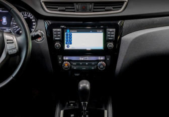 Подержанный автомобиль Nissan X-Trail 2016 года (15 фото)