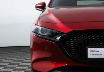 Подержанный автомобиль Mazda 3 Hatchback 2019 года (5 фото)