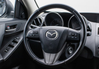 Подержанный автомобиль Mazda 3 Sedan 2012 года (15 фото)