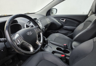 Подержанный автомобиль Hyundai ix35 2012 года (9 фото)