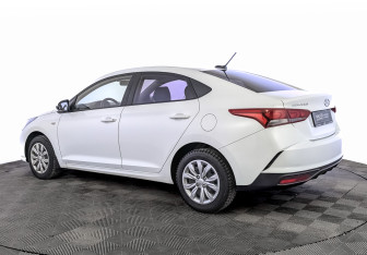 Подержанный автомобиль Hyundai Solaris Sedan 2020 года (7 фото)